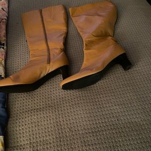 Leather large calf boot.